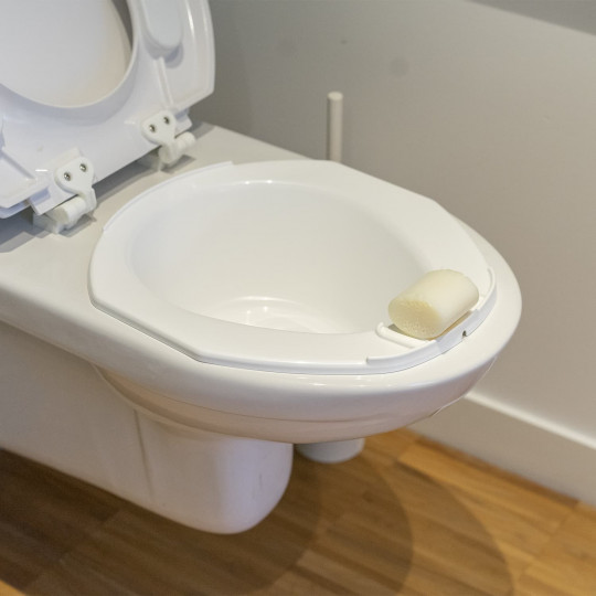 Toilette pliante portable avec couvercle imperméable à l'eau